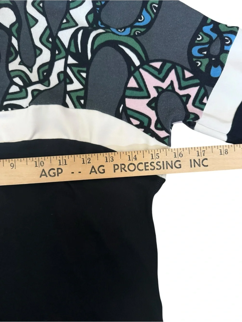 Marc Cain Sports Abstract Print Quarter Zip Mock Neck Stretch Top Sz M Y63 - Picture 3 of 6